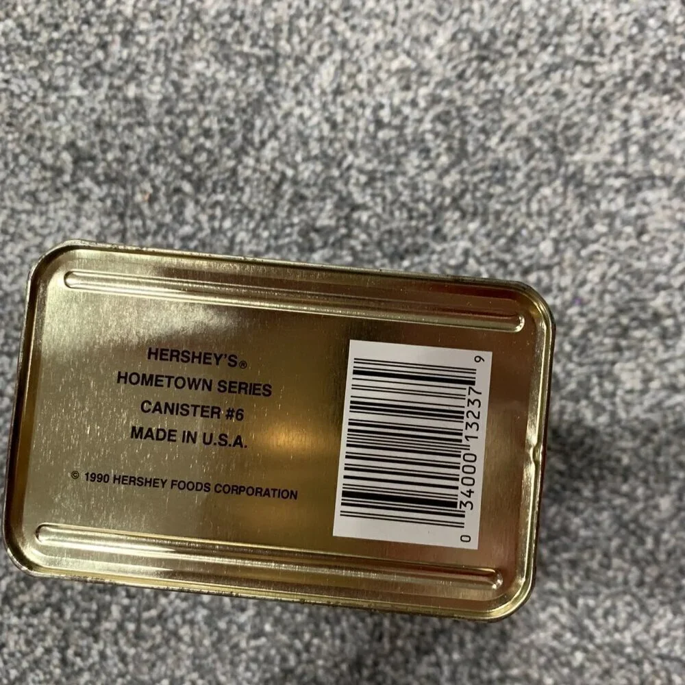 Vintage 1990 Hershey's Kisses with Almonds collector tin - In great shape!